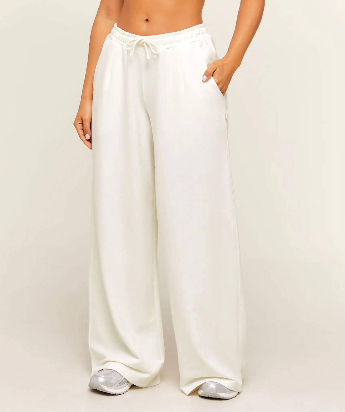 Lightweight Wide Leg Pant Short