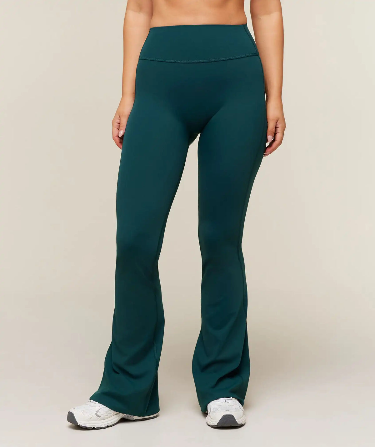 Shape Bonded Flared Short Leggings