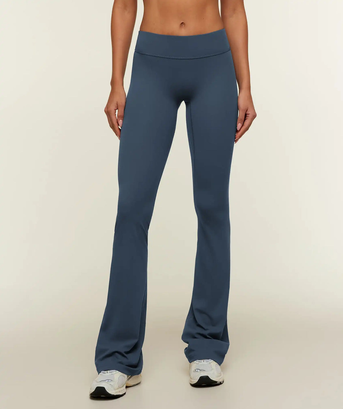 SoftSense™ Mid-Rise Flared Leggings Tall