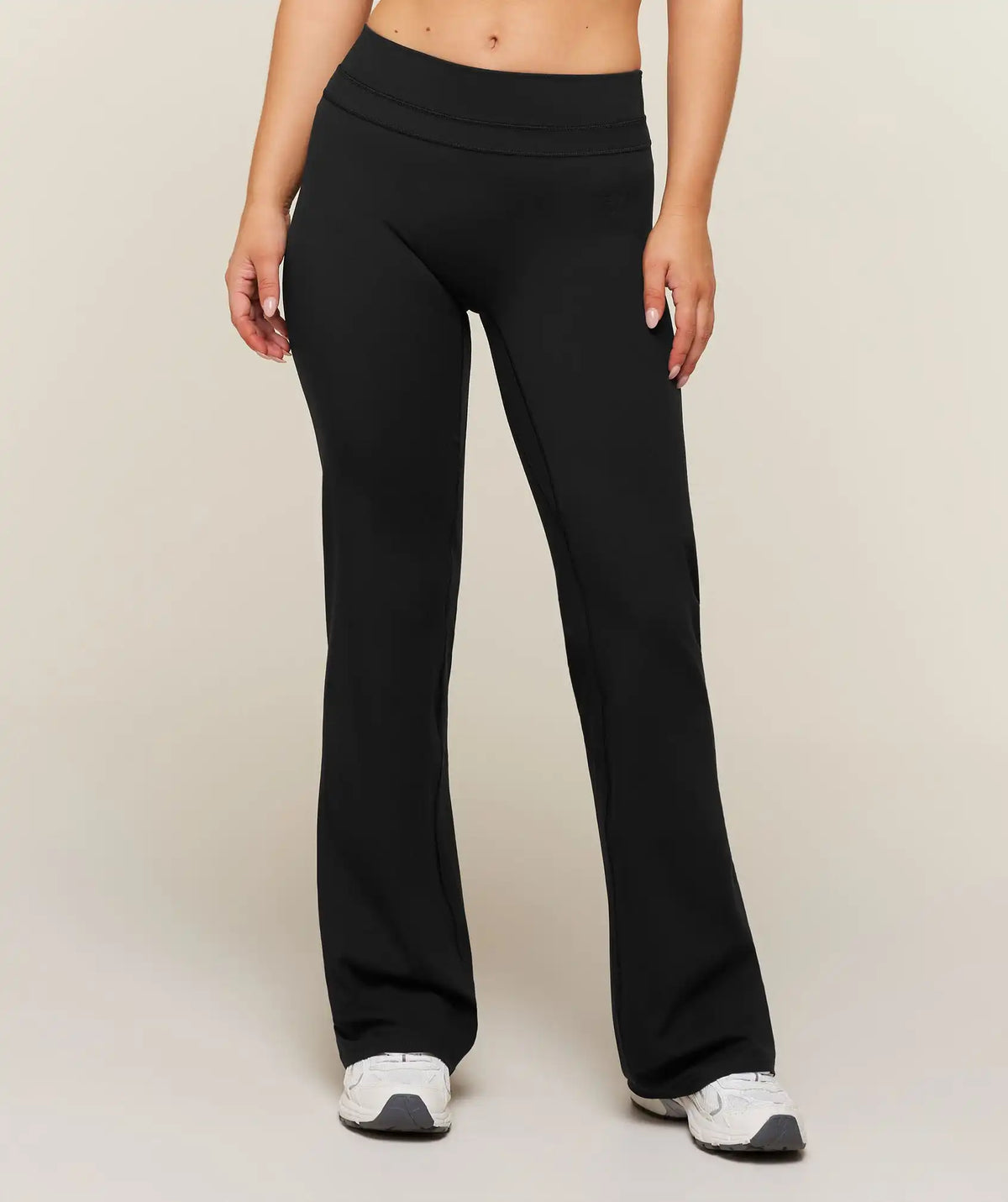 Whitney Mid-Rise Flare Leggings Short